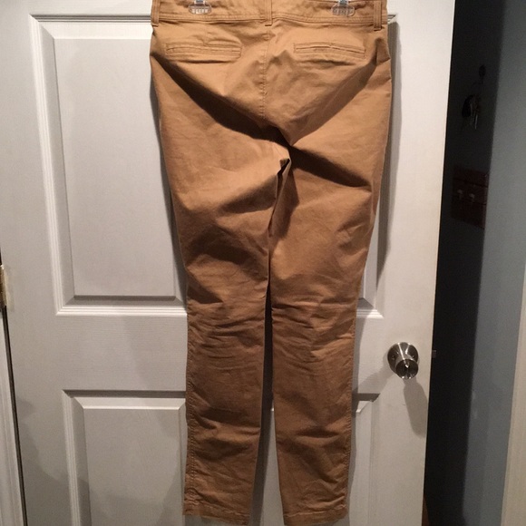 Old Navy size 10 skinny khakis - Picture 2 of 3